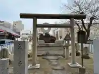 久保神社の{uncategorized: "未分類", other: "その他", undefined: "問題あり", building: "その他建物", grave: "お墓", sacred_gate: "鳥居", guardian: "狛犬", statue: "像", buddha: "仏像", history: "歴史", nature: "自然", garden: "庭園", animal: "動物", pagoda: "塔", temizu: "手水舎", mountain_gate: "山門・神門", sanctuary: "本殿・本堂", subordinate: "末社・摂社", art: "芸術", scenery: "景色", jizo: "地蔵", ema: "絵馬", goshuin: "御朱印", omikuji: "おみくじ", items: "授与品その他", amulet: "お守り", goshuincho: "御朱印帳", eats: "食事", festival: "お祭り", votive_dance: "神楽", shichigosan: "七五三参", wedding: "結婚式", experience: "体験その他", initially: "初詣", around: "周辺", anti_infection: "感染症対策"}