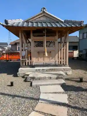 石占井神社の{uncategorized: "未分類", other: "その他", undefined: "問題あり", building: "その他建物", grave: "お墓", sacred_gate: "鳥居", guardian: "狛犬", statue: "像", buddha: "仏像", history: "歴史", nature: "自然", garden: "庭園", animal: "動物", pagoda: "塔", temizu: "手水舎", mountain_gate: "山門・神門", sanctuary: "本殿・本堂", subordinate: "末社・摂社", art: "芸術", scenery: "景色", jizo: "地蔵", ema: "絵馬", goshuin: "御朱印", omikuji: "おみくじ", items: "授与品その他", amulet: "お守り", goshuincho: "御朱印帳", eats: "食事", festival: "お祭り", votive_dance: "神楽", shichigosan: "七五三参", wedding: "結婚式", experience: "体験その他", initially: "初詣", around: "周辺", anti_infection: "感染症対策"}