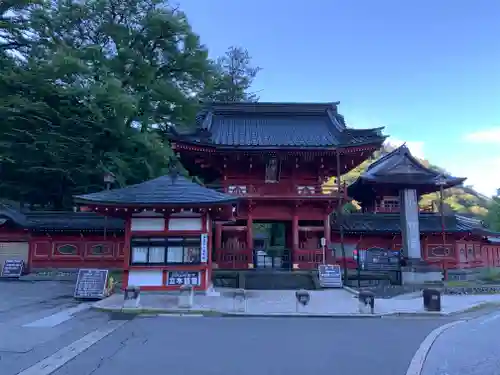中禅寺の山門・神門