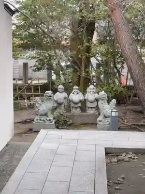 宇多須神社の{uncategorized: "未分類", other: "その他", undefined: "問題あり", building: "その他建物", grave: "お墓", sacred_gate: "鳥居", guardian: "狛犬", statue: "像", buddha: "仏像", history: "歴史", nature: "自然", garden: "庭園", animal: "動物", pagoda: "塔", temizu: "手水舎", mountain_gate: "山門・神門", sanctuary: "本殿・本堂", subordinate: "末社・摂社", art: "芸術", scenery: "景色", jizo: "地蔵", ema: "絵馬", goshuin: "御朱印", omikuji: "おみくじ", items: "授与品その他", amulet: "お守り", goshuincho: "御朱印帳", eats: "食事", festival: "お祭り", votive_dance: "神楽", shichigosan: "七五三参", wedding: "結婚式", experience: "体験その他", initially: "初詣", around: "周辺", anti_infection: "感染症対策"}