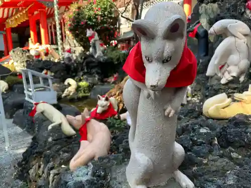 京濱伏見稲荷神社の{uncategorized: "未分類", other: "その他", undefined: "問題あり", building: "その他建物", grave: "お墓", sacred_gate: "鳥居", guardian: "狛犬", statue: "像", buddha: "仏像", history: "歴史", nature: "自然", garden: "庭園", animal: "動物", pagoda: "塔", temizu: "手水舎", mountain_gate: "山門・神門", sanctuary: "本殿・本堂", subordinate: "末社・摂社", art: "芸術", scenery: "景色", jizo: "地蔵", ema: "絵馬", goshuin: "御朱印", omikuji: "おみくじ", items: "授与品その他", amulet: "お守り", goshuincho: "御朱印帳", eats: "食事", festival: "お祭り", votive_dance: "神楽", shichigosan: "七五三参", wedding: "結婚式", experience: "体験その他", initially: "初詣", around: "周辺", anti_infection: "感染症対策"}