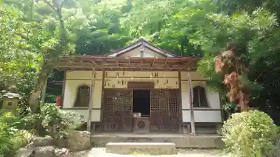 八王寺の本殿・本堂