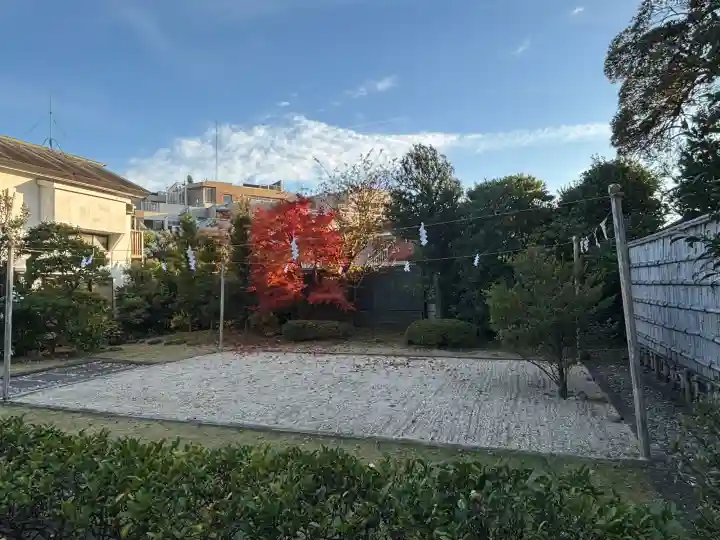 伊勢山皇大神宮の{uncategorized: "未分類", other: "その他", undefined: "問題あり", building: "その他建物", grave: "お墓", sacred_gate: "鳥居", guardian: "狛犬", statue: "像", buddha: "仏像", history: "歴史", nature: "自然", garden: "庭園", animal: "動物", pagoda: "塔", temizu: "手水舎", mountain_gate: "山門・神門", sanctuary: "本殿・本堂", subordinate: "末社・摂社", art: "芸術", scenery: "景色", jizo: "地蔵", ema: "絵馬", goshuin: "御朱印", omikuji: "おみくじ", items: "授与品その他", amulet: "お守り", goshuincho: "御朱印帳", eats: "食事", festival: "お祭り", votive_dance: "神楽", shichigosan: "七五三参", wedding: "結婚式", experience: "体験その他", initially: "初詣", around: "周辺", anti_infection: "感染症対策"}