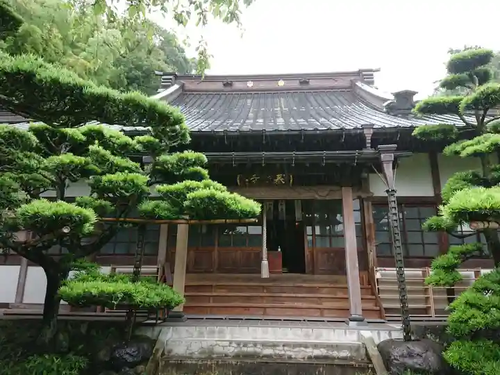 泰翁寺の本殿・本堂