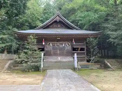 久万山総鎮守　三島神社の本殿