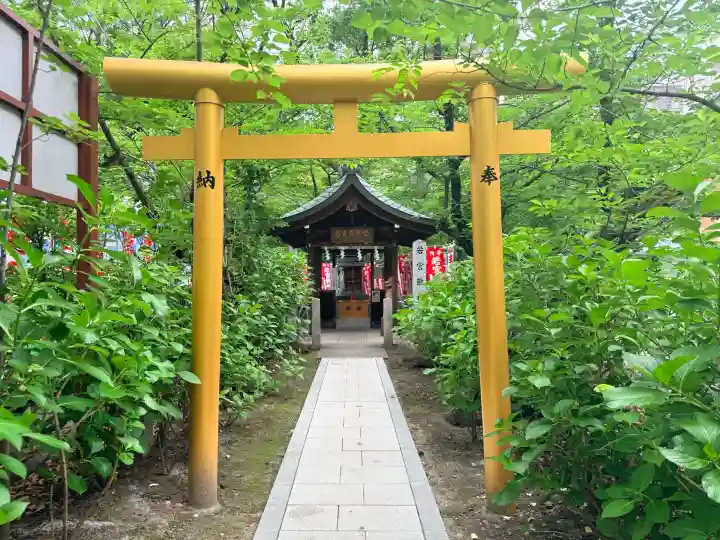若宮龍神社の{uncategorized: "未分類", other: "その他", undefined: "問題あり", building: "その他建物", grave: "お墓", sacred_gate: "鳥居", guardian: "狛犬", statue: "像", buddha: "仏像", history: "歴史", nature: "自然", garden: "庭園", animal: "動物", pagoda: "塔", temizu: "手水舎", mountain_gate: "山門・神門", sanctuary: "本殿・本堂", subordinate: "末社・摂社", art: "芸術", scenery: "景色", jizo: "地蔵", ema: "絵馬", goshuin: "御朱印", omikuji: "おみくじ", items: "授与品その他", amulet: "お守り", goshuincho: "御朱印帳", eats: "食事", festival: "お祭り", votive_dance: "神楽", shichigosan: "七五三参", wedding: "結婚式", experience: "体験その他", initially: "初詣", around: "周辺", anti_infection: "感染症対策"}