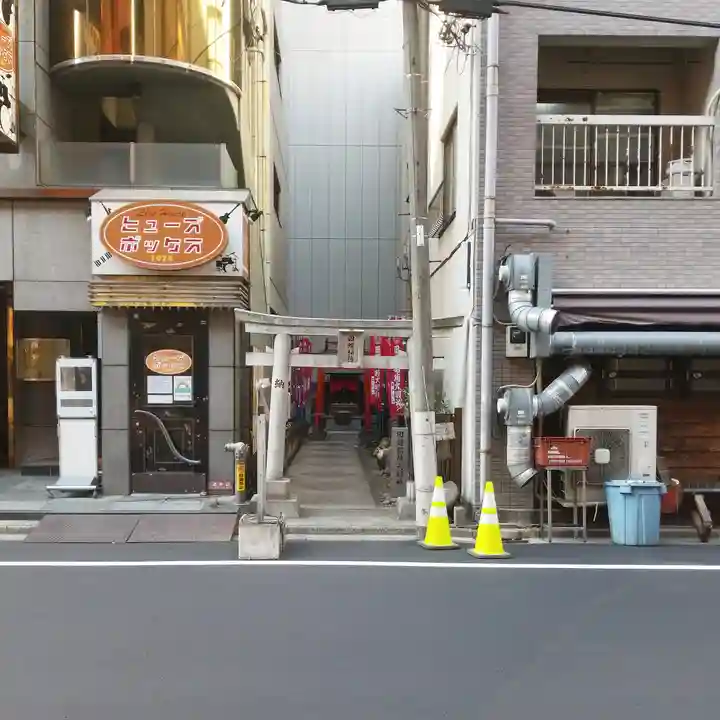 田螺稲荷神社の鳥居