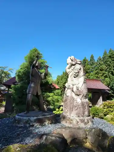 西福寺の像