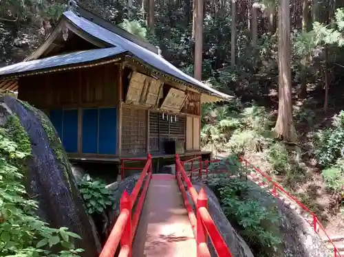 名草厳島神社の本殿