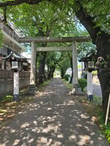 田端神社の{uncategorized: "未分類", other: "その他", undefined: "問題あり", building: "その他建物", grave: "お墓", sacred_gate: "鳥居", guardian: "狛犬", statue: "像", buddha: "仏像", history: "歴史", nature: "自然", garden: "庭園", animal: "動物", pagoda: "塔", temizu: "手水舎", mountain_gate: "山門・神門", sanctuary: "本殿・本堂", subordinate: "末社・摂社", art: "芸術", scenery: "景色", jizo: "地蔵", ema: "絵馬", goshuin: "御朱印", omikuji: "おみくじ", items: "授与品その他", amulet: "お守り", goshuincho: "御朱印帳", eats: "食事", festival: "お祭り", votive_dance: "神楽", shichigosan: "七五三参", wedding: "結婚式", experience: "体験その他", initially: "初詣", around: "周辺", anti_infection: "感染症対策"}
