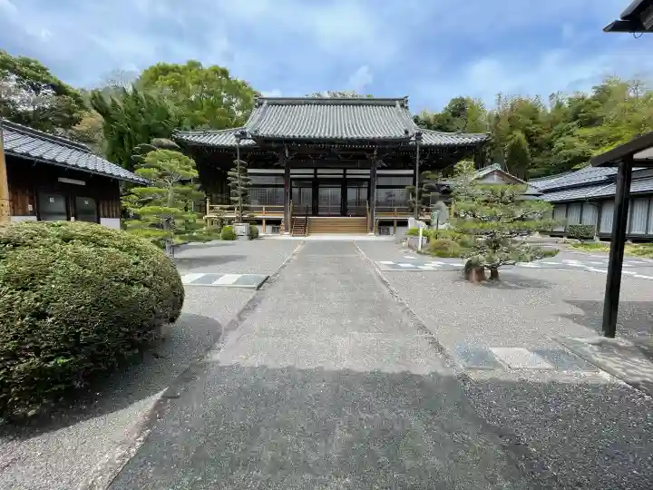 法興寺の{uncategorized: "未分類", other: "その他", undefined: "問題あり", building: "その他建物", grave: "お墓", sacred_gate: "鳥居", guardian: "狛犬", statue: "像", buddha: "仏像", history: "歴史", nature: "自然", garden: "庭園", animal: "動物", pagoda: "塔", temizu: "手水舎", mountain_gate: "山門・神門", sanctuary: "本殿・本堂", subordinate: "末社・摂社", art: "芸術", scenery: "景色", jizo: "地蔵", ema: "絵馬", goshuin: "御朱印", omikuji: "おみくじ", items: "授与品その他", amulet: "お守り", goshuincho: "御朱印帳", eats: "食事", festival: "お祭り", votive_dance: "神楽", shichigosan: "七五三参", wedding: "結婚式", experience: "体験その他", initially: "初詣", around: "周辺", anti_infection: "感染症対策"}