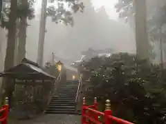 御岩神社の建物その他