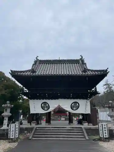 八事山 興正寺の山門・神門