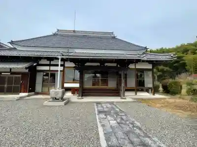 法泉寺の{uncategorized: "未分類", other: "その他", undefined: "問題あり", building: "その他建物", grave: "お墓", sacred_gate: "鳥居", guardian: "狛犬", statue: "像", buddha: "仏像", history: "歴史", nature: "自然", garden: "庭園", animal: "動物", pagoda: "塔", temizu: "手水舎", mountain_gate: "山門・神門", sanctuary: "本殿・本堂", subordinate: "末社・摂社", art: "芸術", scenery: "景色", jizo: "地蔵", ema: "絵馬", goshuin: "御朱印", omikuji: "おみくじ", items: "授与品その他", amulet: "お守り", goshuincho: "御朱印帳", eats: "食事", festival: "お祭り", votive_dance: "神楽", shichigosan: "七五三参", wedding: "結婚式", experience: "体験その他", initially: "初詣", around: "周辺", anti_infection: "感染症対策"}