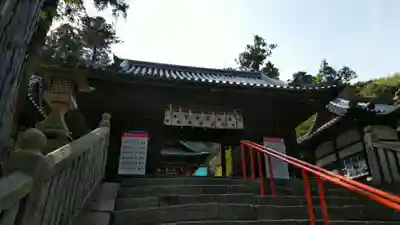 吉備津神社の山門・神門