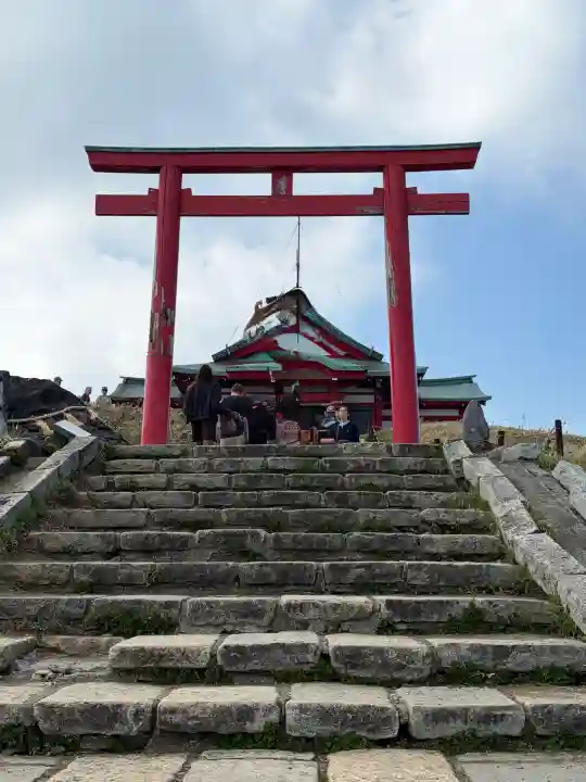 箱根元宮の{uncategorized: "未分類", other: "その他", undefined: "問題あり", building: "その他建物", grave: "お墓", sacred_gate: "鳥居", guardian: "狛犬", statue: "像", buddha: "仏像", history: "歴史", nature: "自然", garden: "庭園", animal: "動物", pagoda: "塔", temizu: "手水舎", mountain_gate: "山門・神門", sanctuary: "本殿・本堂", subordinate: "末社・摂社", art: "芸術", scenery: "景色", jizo: "地蔵", ema: "絵馬", goshuin: "御朱印", omikuji: "おみくじ", items: "授与品その他", amulet: "お守り", goshuincho: "御朱印帳", eats: "食事", festival: "お祭り", votive_dance: "神楽", shichigosan: "七五三参", wedding: "結婚式", experience: "体験その他", initially: "初詣", around: "周辺", anti_infection: "感染症対策"}