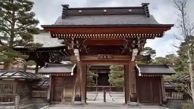 真宗寺の山門・神門