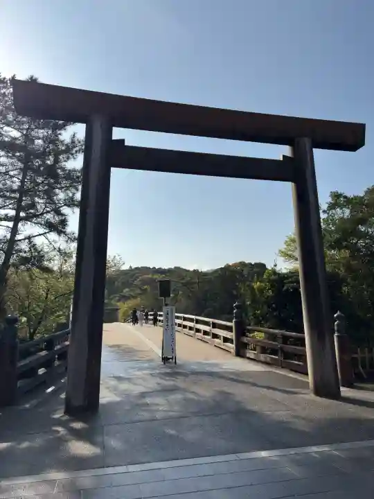 伊勢神宮内宮(皇大神宮)の{uncategorized: "未分類", other: "その他", undefined: "問題あり", building: "その他建物", grave: "お墓", sacred_gate: "鳥居", guardian: "狛犬", statue: "像", buddha: "仏像", history: "歴史", nature: "自然", garden: "庭園", animal: "動物", pagoda: "塔", temizu: "手水舎", mountain_gate: "山門・神門", sanctuary: "本殿・本堂", subordinate: "末社・摂社", art: "芸術", scenery: "景色", jizo: "地蔵", ema: "絵馬", goshuin: "御朱印", omikuji: "おみくじ", items: "授与品その他", amulet: "お守り", goshuincho: "御朱印帳", eats: "食事", festival: "お祭り", votive_dance: "神楽", shichigosan: "七五三参", wedding: "結婚式", experience: "体験その他", initially: "初詣", around: "周辺", anti_infection: "感染症対策"}