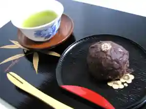 2025年春と秋のお彼岸はいつ？お供えなど、安心してお彼岸にお参りするための全知識を紹介