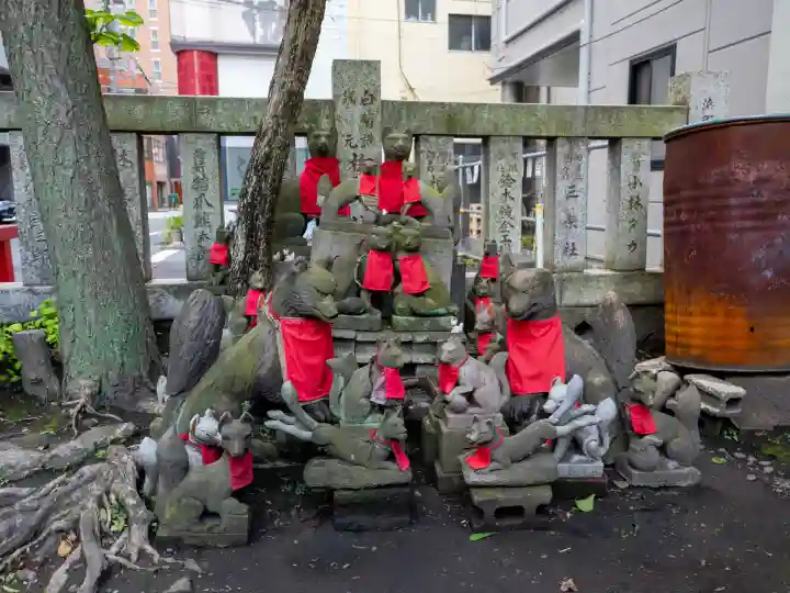 笠間稲荷神社 東京別社の{uncategorized: "未分類", other: "その他", undefined: "問題あり", building: "その他建物", grave: "お墓", sacred_gate: "鳥居", guardian: "狛犬", statue: "像", buddha: "仏像", history: "歴史", nature: "自然", garden: "庭園", animal: "動物", pagoda: "塔", temizu: "手水舎", mountain_gate: "山門・神門", sanctuary: "本殿・本堂", subordinate: "末社・摂社", art: "芸術", scenery: "景色", jizo: "地蔵", ema: "絵馬", goshuin: "御朱印", omikuji: "おみくじ", items: "授与品その他", amulet: "お守り", goshuincho: "御朱印帳", eats: "食事", festival: "お祭り", votive_dance: "神楽", shichigosan: "七五三参", wedding: "結婚式", experience: "体験その他", initially: "初詣", around: "周辺", anti_infection: "感染症対策"}