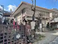 聖輪寺の{uncategorized: "未分類", other: "その他", undefined: "問題あり", building: "その他建物", grave: "お墓", sacred_gate: "鳥居", guardian: "狛犬", statue: "像", buddha: "仏像", history: "歴史", nature: "自然", garden: "庭園", animal: "動物", pagoda: "塔", temizu: "手水舎", mountain_gate: "山門・神門", sanctuary: "本殿・本堂", subordinate: "末社・摂社", art: "芸術", scenery: "景色", jizo: "地蔵", ema: "絵馬", goshuin: "御朱印", omikuji: "おみくじ", items: "授与品その他", amulet: "お守り", goshuincho: "御朱印帳", eats: "食事", festival: "お祭り", votive_dance: "神楽", shichigosan: "七五三参", wedding: "結婚式", experience: "体験その他", initially: "初詣", around: "周辺", anti_infection: "感染症対策"}