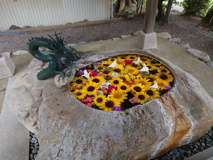 立志神社の手水舎