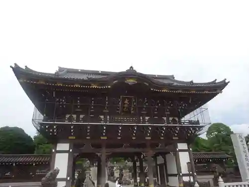 成田山新勝寺の山門・神門