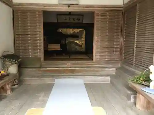 金蔵寺の本殿・本堂