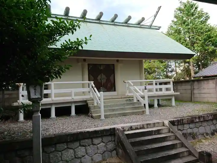 稲前神社の本殿・本堂