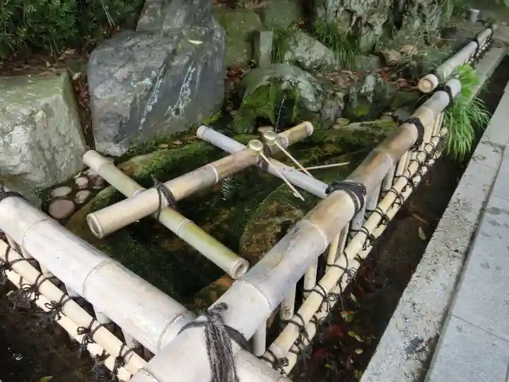 氣比神宮の手水舎