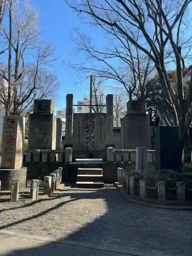 富岡八幡宮の{uncategorized: "未分類", other: "その他", undefined: "問題あり", building: "その他建物", grave: "お墓", sacred_gate: "鳥居", guardian: "狛犬", statue: "像", buddha: "仏像", history: "歴史", nature: "自然", garden: "庭園", animal: "動物", pagoda: "塔", temizu: "手水舎", mountain_gate: "山門・神門", sanctuary: "本殿・本堂", subordinate: "末社・摂社", art: "芸術", scenery: "景色", jizo: "地蔵", ema: "絵馬", goshuin: "御朱印", omikuji: "おみくじ", items: "授与品その他", amulet: "お守り", goshuincho: "御朱印帳", eats: "食事", festival: "お祭り", votive_dance: "神楽", shichigosan: "七五三参", wedding: "結婚式", experience: "体験その他", initially: "初詣", around: "周辺", anti_infection: "感染症対策"}