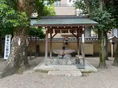 率川神社(大神神社摂社)の手水舎