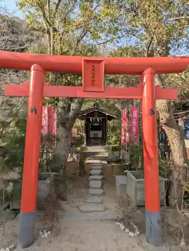 北野天満神社の{uncategorized: "未分類", other: "その他", undefined: "問題あり", building: "その他建物", grave: "お墓", sacred_gate: "鳥居", guardian: "狛犬", statue: "像", buddha: "仏像", history: "歴史", nature: "自然", garden: "庭園", animal: "動物", pagoda: "塔", temizu: "手水舎", mountain_gate: "山門・神門", sanctuary: "本殿・本堂", subordinate: "末社・摂社", art: "芸術", scenery: "景色", jizo: "地蔵", ema: "絵馬", goshuin: "御朱印", omikuji: "おみくじ", items: "授与品その他", amulet: "お守り", goshuincho: "御朱印帳", eats: "食事", festival: "お祭り", votive_dance: "神楽", shichigosan: "七五三参", wedding: "結婚式", experience: "体験その他", initially: "初詣", around: "周辺", anti_infection: "感染症対策"}