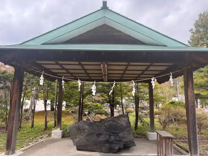 栗山天満宮の{uncategorized: "未分類", other: "その他", undefined: "問題あり", building: "その他建物", grave: "お墓", sacred_gate: "鳥居", guardian: "狛犬", statue: "像", buddha: "仏像", history: "歴史", nature: "自然", garden: "庭園", animal: "動物", pagoda: "塔", temizu: "手水舎", mountain_gate: "山門・神門", sanctuary: "本殿・本堂", subordinate: "末社・摂社", art: "芸術", scenery: "景色", jizo: "地蔵", ema: "絵馬", goshuin: "御朱印", omikuji: "おみくじ", items: "授与品その他", amulet: "お守り", goshuincho: "御朱印帳", eats: "食事", festival: "お祭り", votive_dance: "神楽", shichigosan: "七五三参", wedding: "結婚式", experience: "体験その他", initially: "初詣", around: "周辺", anti_infection: "感染症対策"}