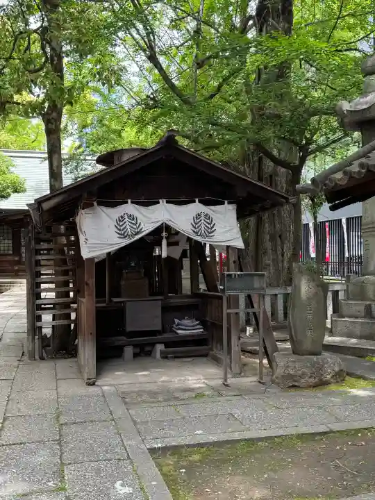 神明社の{uncategorized: "未分類", other: "その他", undefined: "問題あり", building: "その他建物", grave: "お墓", sacred_gate: "鳥居", guardian: "狛犬", statue: "像", buddha: "仏像", history: "歴史", nature: "自然", garden: "庭園", animal: "動物", pagoda: "塔", temizu: "手水舎", mountain_gate: "山門・神門", sanctuary: "本殿・本堂", subordinate: "末社・摂社", art: "芸術", scenery: "景色", jizo: "地蔵", ema: "絵馬", goshuin: "御朱印", omikuji: "おみくじ", items: "授与品その他", amulet: "お守り", goshuincho: "御朱印帳", eats: "食事", festival: "お祭り", votive_dance: "神楽", shichigosan: "七五三参", wedding: "結婚式", experience: "体験その他", initially: "初詣", around: "周辺", anti_infection: "感染症対策"}