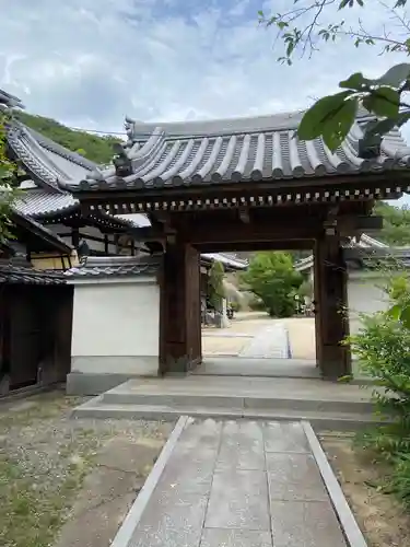 海龍寺の山門