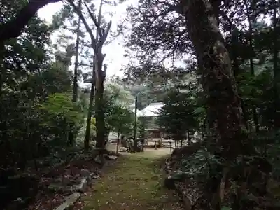 銀山上神社の庭園