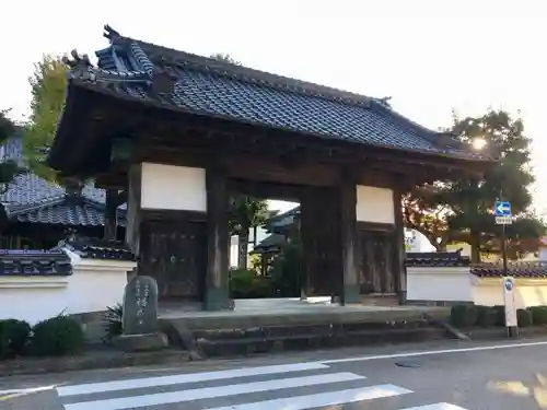 福成寺の山門