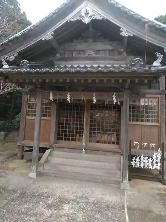 鎮懐石八幡宮の本殿・本堂