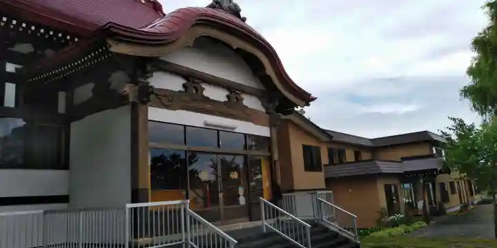 春宮寺の本殿・本堂