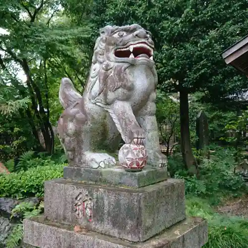 岩槻久伊豆神社の狛犬