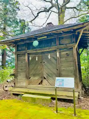 呑香稲荷神社の{uncategorized: "未分類", other: "その他", undefined: "問題あり", building: "その他建物", grave: "お墓", sacred_gate: "鳥居", guardian: "狛犬", statue: "像", buddha: "仏像", history: "歴史", nature: "自然", garden: "庭園", animal: "動物", pagoda: "塔", temizu: "手水舎", mountain_gate: "山門・神門", sanctuary: "本殿・本堂", subordinate: "末社・摂社", art: "芸術", scenery: "景色", jizo: "地蔵", ema: "絵馬", goshuin: "御朱印", omikuji: "おみくじ", items: "授与品その他", amulet: "お守り", goshuincho: "御朱印帳", eats: "食事", festival: "お祭り", votive_dance: "神楽", shichigosan: "七五三参", wedding: "結婚式", experience: "体験その他", initially: "初詣", around: "周辺", anti_infection: "感染症対策"}