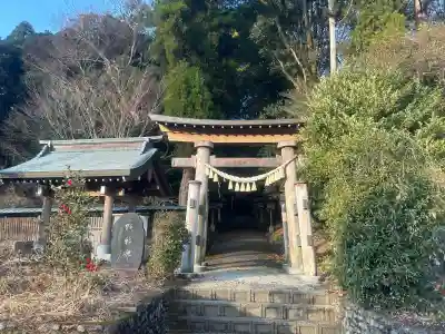 落立神社の{uncategorized: "未分類", other: "その他", undefined: "問題あり", building: "その他建物", grave: "お墓", sacred_gate: "鳥居", guardian: "狛犬", statue: "像", buddha: "仏像", history: "歴史", nature: "自然", garden: "庭園", animal: "動物", pagoda: "塔", temizu: "手水舎", mountain_gate: "山門・神門", sanctuary: "本殿・本堂", subordinate: "末社・摂社", art: "芸術", scenery: "景色", jizo: "地蔵", ema: "絵馬", goshuin: "御朱印", omikuji: "おみくじ", items: "授与品その他", amulet: "お守り", goshuincho: "御朱印帳", eats: "食事", festival: "お祭り", votive_dance: "神楽", shichigosan: "七五三参", wedding: "結婚式", experience: "体験その他", initially: "初詣", around: "周辺", anti_infection: "感染症対策"}