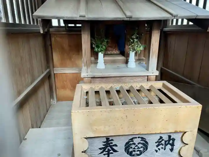 下落合弁財天の{uncategorized: "未分類", other: "その他", undefined: "問題あり", building: "その他建物", grave: "お墓", sacred_gate: "鳥居", guardian: "狛犬", statue: "像", buddha: "仏像", history: "歴史", nature: "自然", garden: "庭園", animal: "動物", pagoda: "塔", temizu: "手水舎", mountain_gate: "山門・神門", sanctuary: "本殿・本堂", subordinate: "末社・摂社", art: "芸術", scenery: "景色", jizo: "地蔵", ema: "絵馬", goshuin: "御朱印", omikuji: "おみくじ", items: "授与品その他", amulet: "お守り", goshuincho: "御朱印帳", eats: "食事", festival: "お祭り", votive_dance: "神楽", shichigosan: "七五三参", wedding: "結婚式", experience: "体験その他", initially: "初詣", around: "周辺", anti_infection: "感染症対策"}