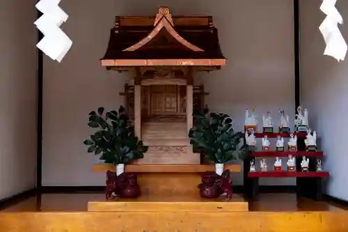 新屋山神社の末社