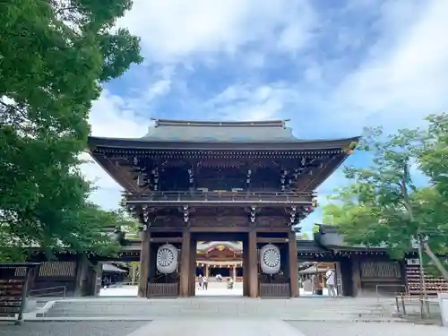 寒川神社の山門・神門