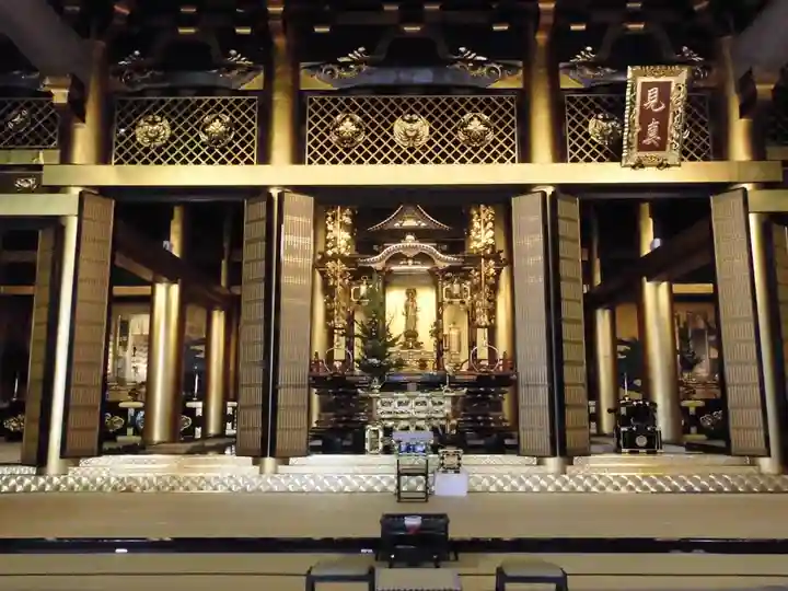 東本願寺の本殿・本堂