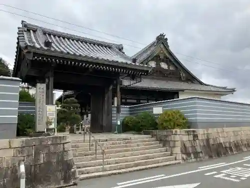 本照寺の山門・神門
