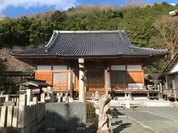 化生寺の本殿・本堂