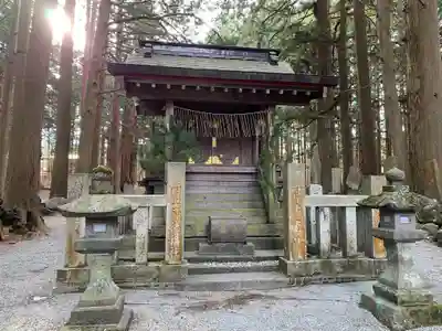 北口本宮冨士浅間神社の末社・摂社